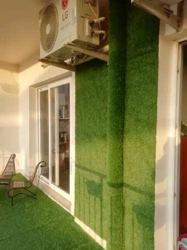 Artificial-Wall-Grass1.webp