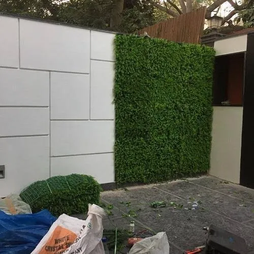 Outdoor-Artificial-Green-Wall1.webp